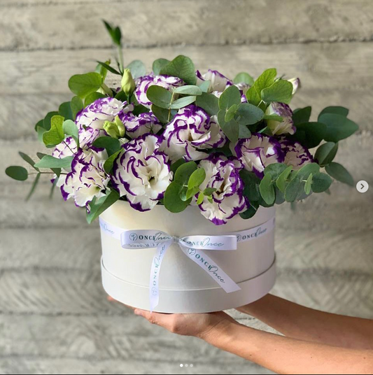 Caja redonda lisianthus